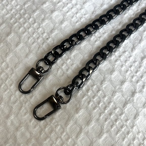 39” crossbody / shoulder chain || gunmetal / graphite / black silver || NWOT - Picture 4 of 9